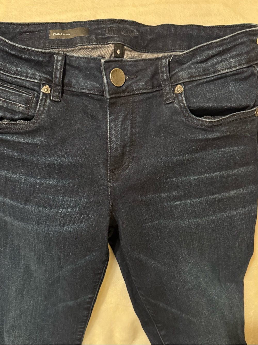 Near perfect Kut From The Kloth “Diana” skinny dark blue denim stretch size 4